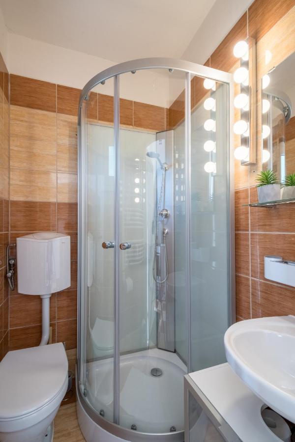 Lianne Apartman 米什科尔茨 外观 照片
